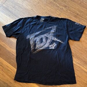 Fox Men's Black Tee with Silver Graphic